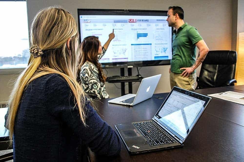 Target an ideal candidate audience with the skills you’re looking for with data-based campaigns.